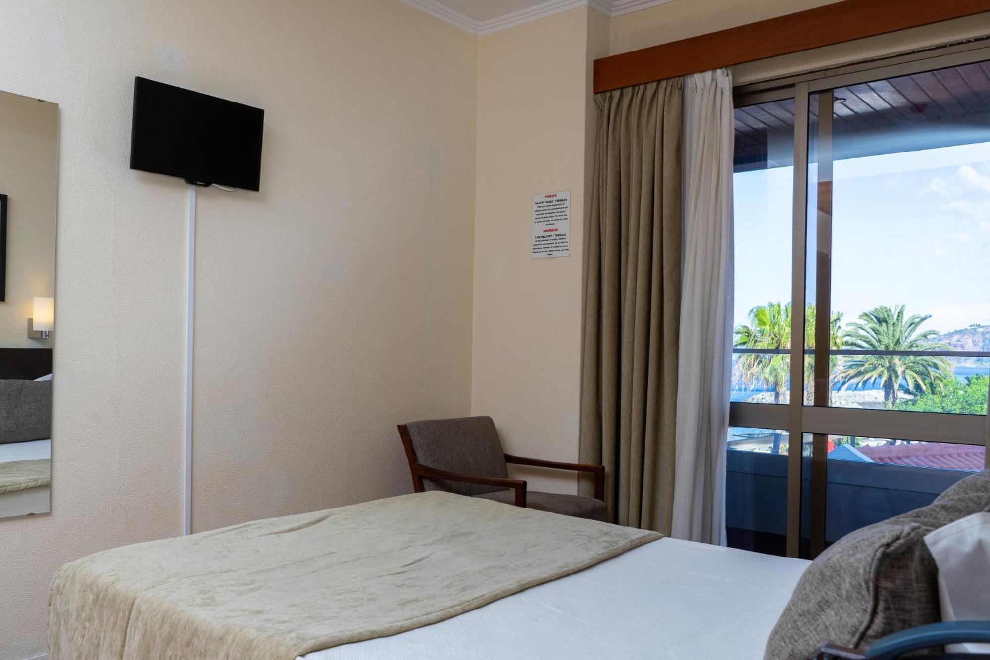 Flag Hotel Madeira - ريبيرا برافا المظهر الخارجي الصورة